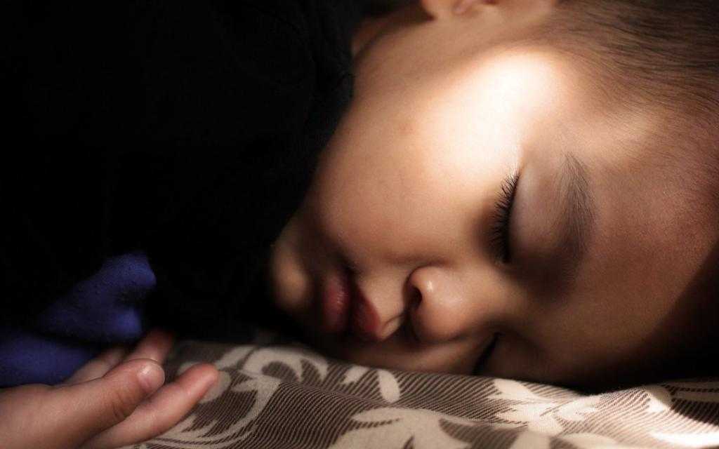 Сколько должен спать ребенок в 11 месяцев?