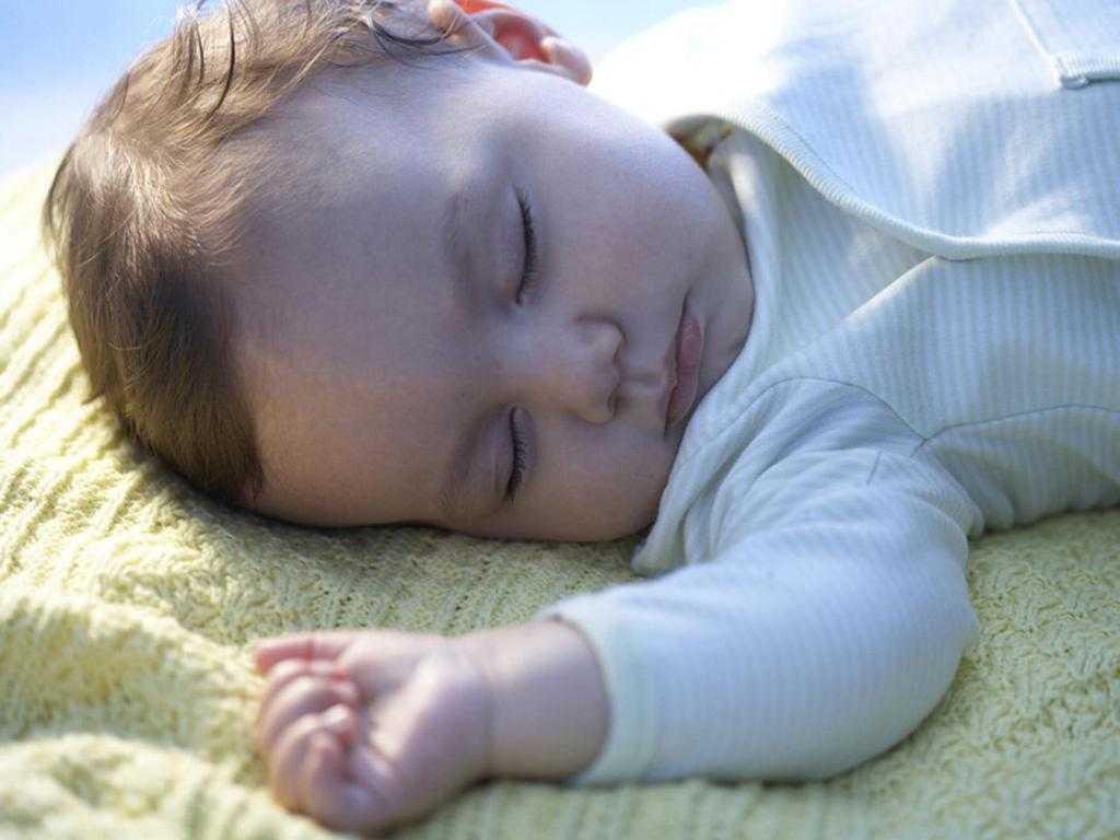 Сколько спит ребенок в 11 месяцев днем?