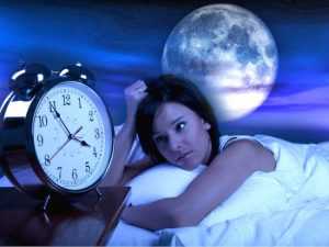 Почему не спится в полнолуние: причины нарушения сна и влияние фаз Луны на организм человека