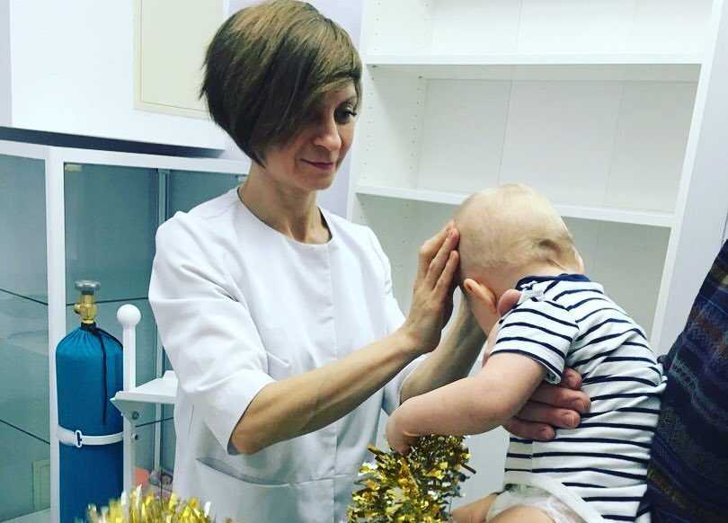 Элефтерия Кукарина с маленьким пациентом
