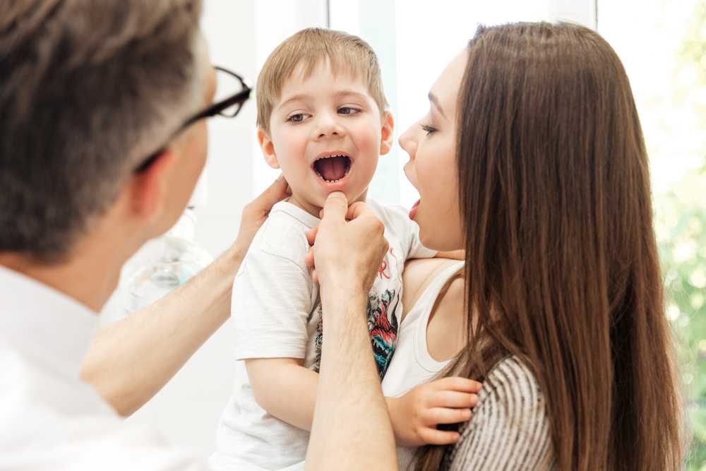 как лечат зубы детям 3 лет кариес