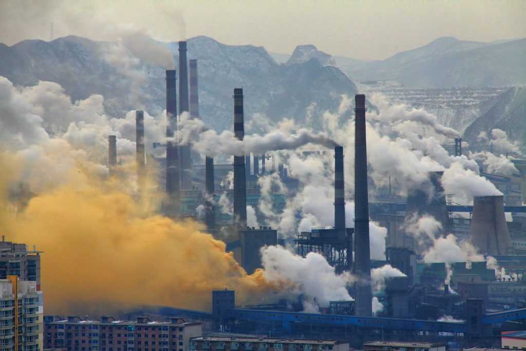 Загрязненный воздух мегаполиса