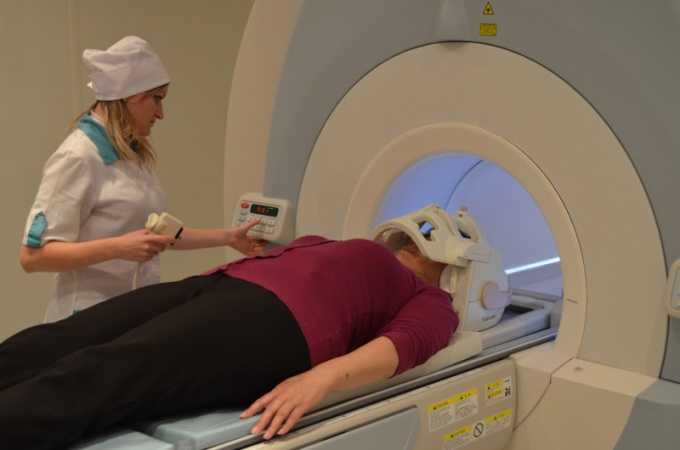 Как может повлиять МРТ на железные коронки 