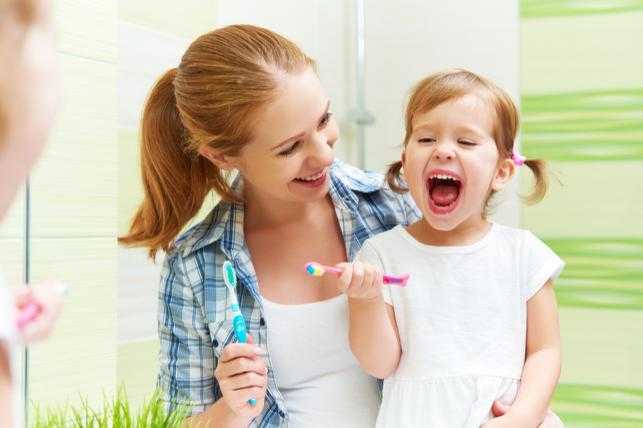 как чистить зубы ребенку в 1 год